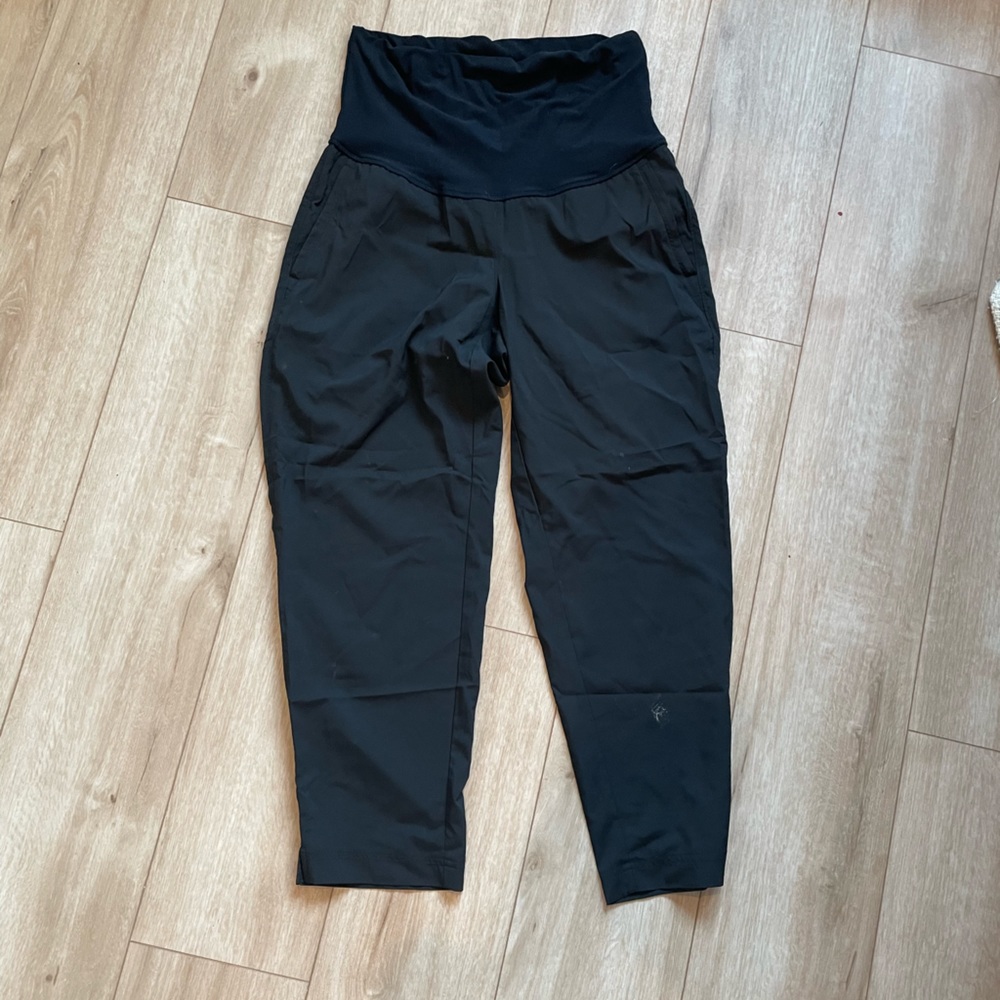 Old navy light weight windbreaker maternity pants